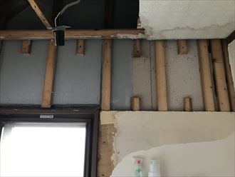 雨漏りによる天井材の腐食
