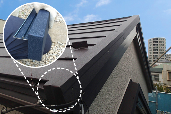 スレート屋根と金属屋根ではケラバの端にガルバリウム鋼板などの板金を加工したケラバが使用されていることがほとんどです。