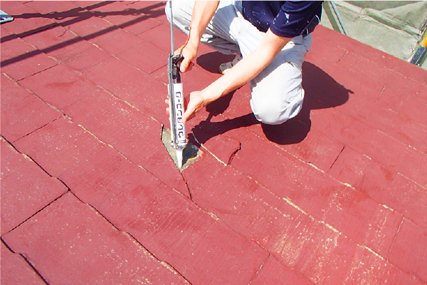 屋根材のひび割れ補修