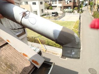 狛江市　雨どい針金の劣化