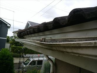 町田市　雨どいの変形