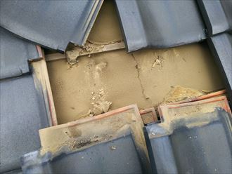 江戸川区　雨漏り箇所上部