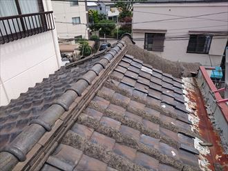 雨漏り,瓦