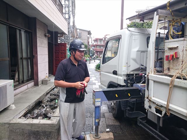 葛飾区屋根カバー荷揚げ大001