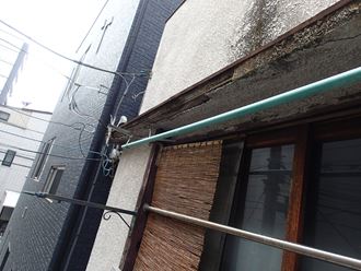 台東区元浅草で台風で庇のモルタルが壊れたお客様からのお問い合わせに伺いました