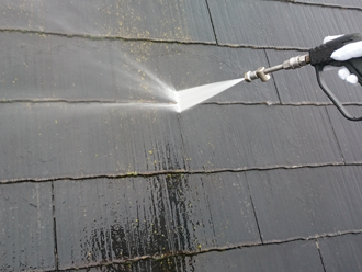 小金井市　屋根塗装　高圧洗浄で汚れを落とす