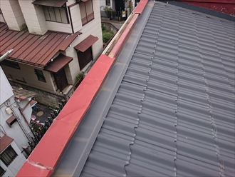 隙間から雨水が入り込まない様にしなければなりません