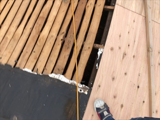 野地板で屋根の補強