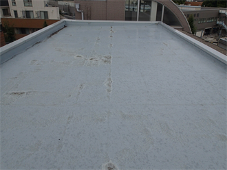 屋上のウレタン塗膜防水点検