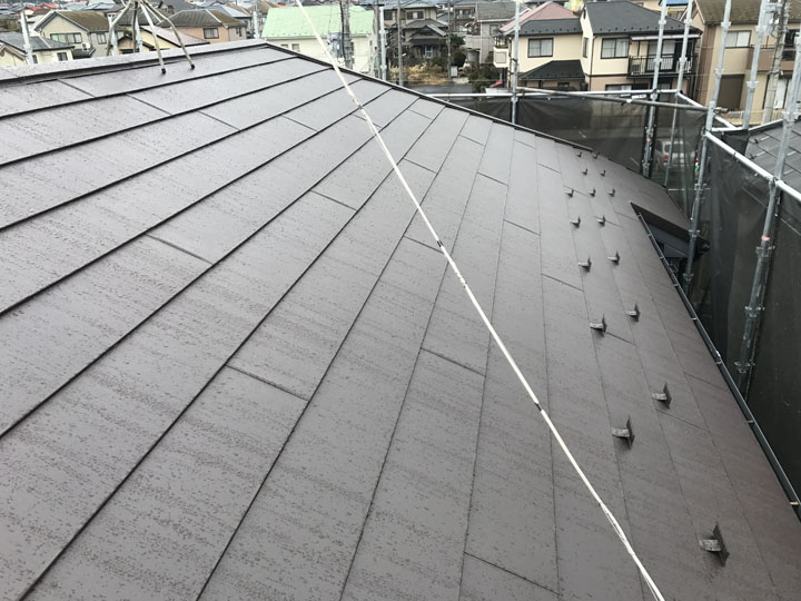 スーパーガルテクトによる屋根カバー工法、竣工