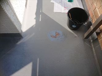 江戸川区中央でガラスシートを使用したfrpベランダ防水の補修工事