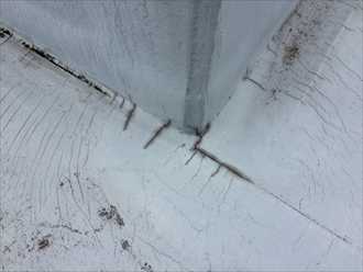 防水層のひび割れ