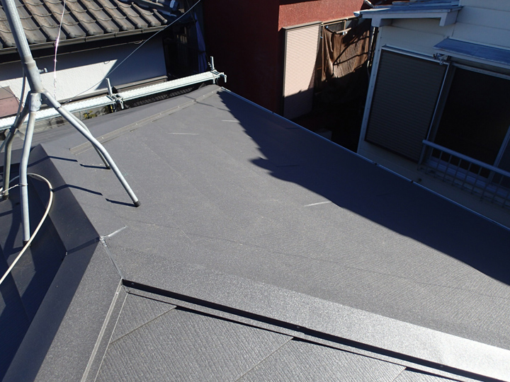 屋根カバー工法、竣工