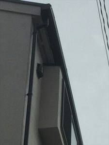修理終了後の雨樋と縦樋
