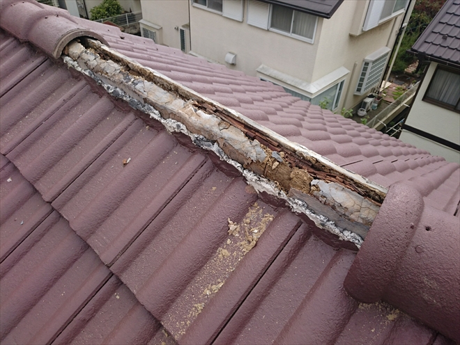 崩れてしまったら他の屋根材へ葺き替えます