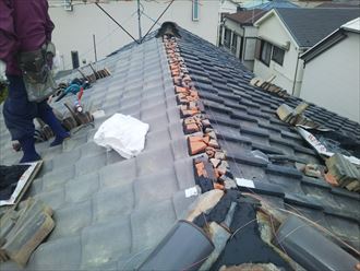 豊島区長崎で台風で崩れた和瓦の棟の取り直し工事を行いました
