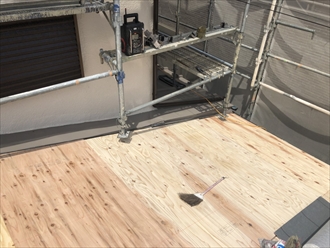 野地板を合板で新しくします