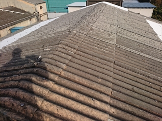 大波スレート葺きの屋根材