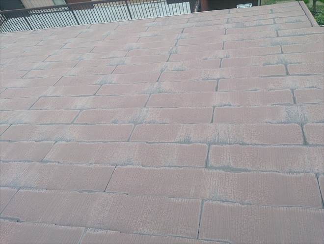 塗装してあるスレート葺き屋根