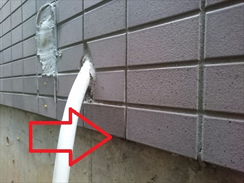 基礎と外壁の取り合いからの雨水の浸入を防ぎます