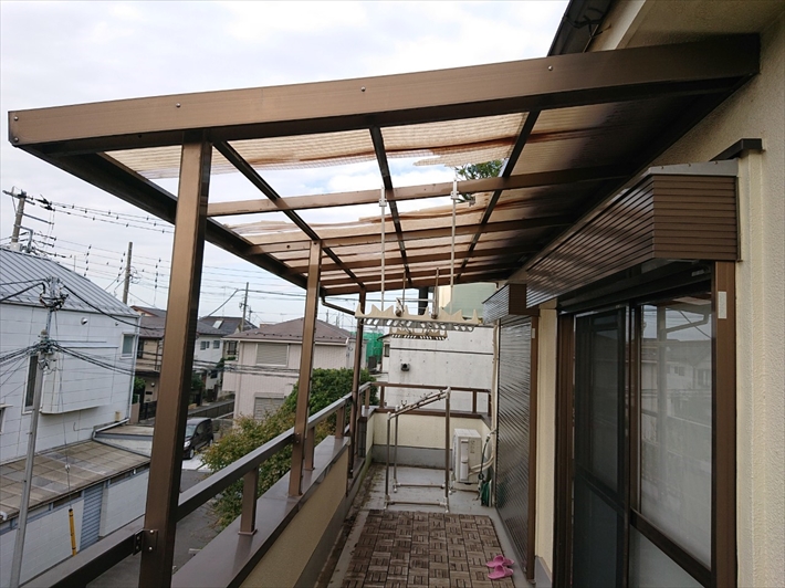台風の被害を受けたのはバルコニーの屋根