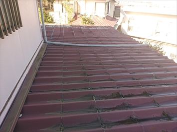 横葺きのかわらＵには屋根の勾配が緩すぎます