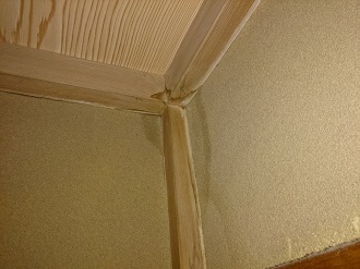 天井付近の雨染み