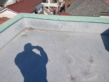 屋上の防水はそれほど劣化していません