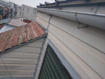 屋根と壁の取り合いが雨漏りしやすい部分
