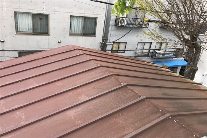 豊島区南長崎で瓦棒屋根の点検調査、錆などの経年による劣化症状が有りました