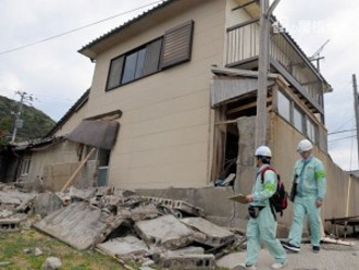 地震で崩れたブロック塀