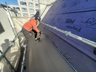 屋根カバー工事でスーパーガルテクトを使用
