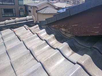 清瀬市元町で瓦葺き屋根の雨漏り原因は複雑な屋根の取り合い部分でした