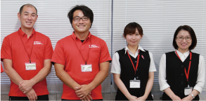 街の屋根やさん本社のスタッフ