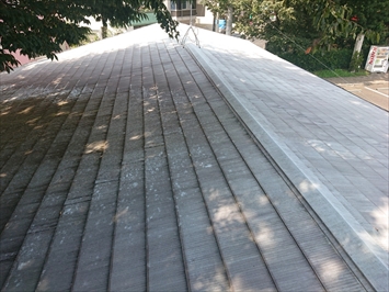 日野市三沢で屋根の造りが原因で雨漏りしている屋根は葺き替え工事で直します