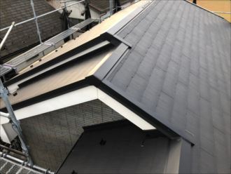 コロニアル遮熱グラッサで葺き替えた屋根
