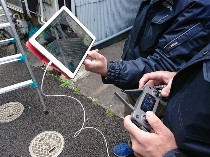 新宿区山吹町にて雨漏りの調査、都内の狭小地はドローンで調査します！