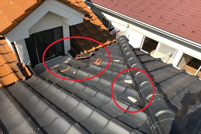 屋根瓦のズレと漆喰の剥離