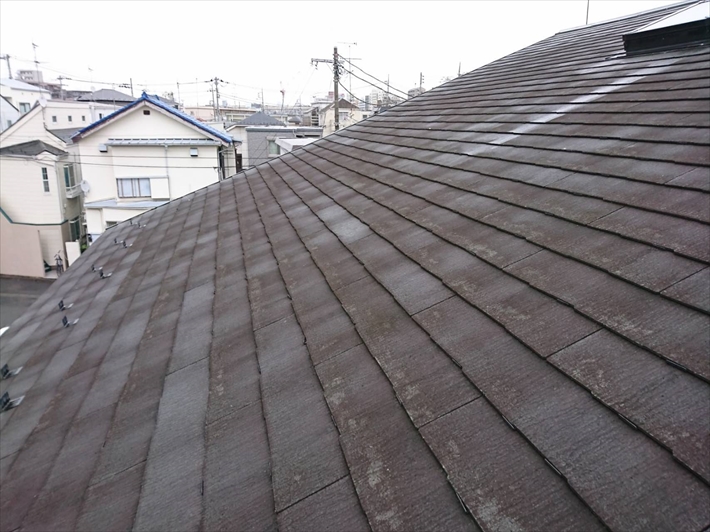 稲城市向陽台にて雨漏りの点検を行ったのは屋根の勾配が緩いお宅でした