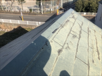 塗装が劣化したスレート屋根