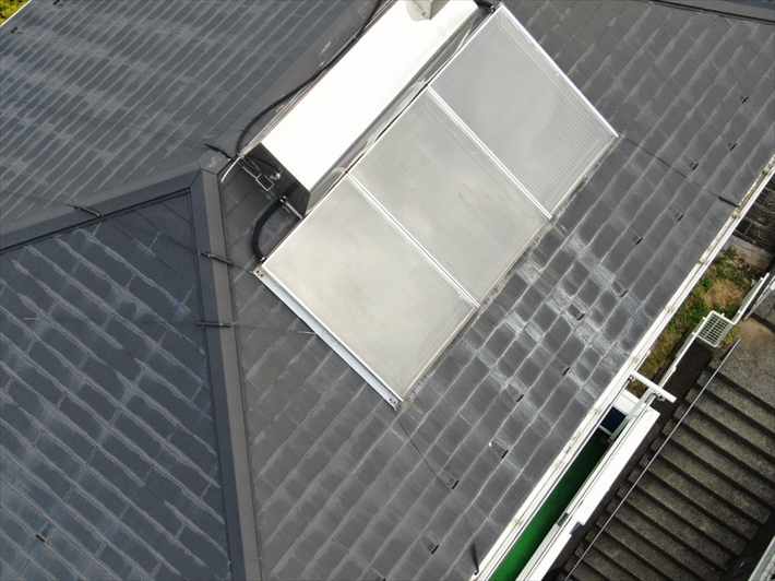稲城市平尾で太陽光温水器を撤去してスーパーガルテクトで屋根カバー工事