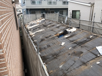 雨水が回った痕跡があります