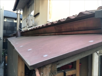 施工前の板金屋根