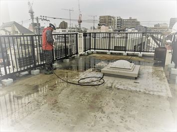 豊島区南長崎で屋上陸屋根に高強度のウレタン塗膜防水を行います