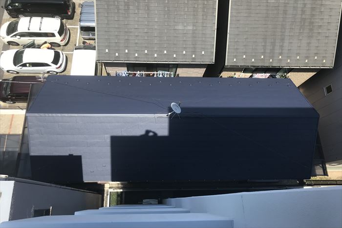 屋根カバー工法の完成、上空写真
