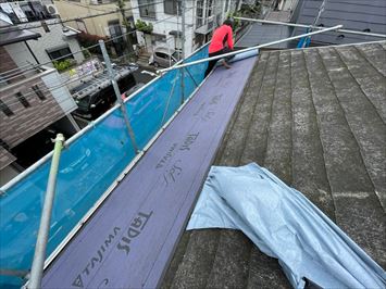 板橋区大谷口でディプロマットスターを使った屋根カバー工事が始まりました