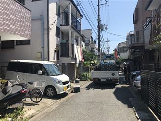 足場車両到着