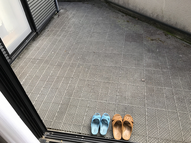 渋谷区松濤で防水機能が切れたバルコニー床から雨漏り発生！ウレタン防水工事のご提案