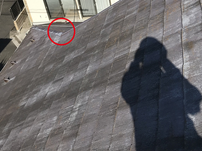 指摘された棟板金の浮き