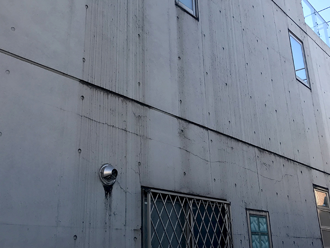 世田谷区若林にてRC造りの外壁からの雨漏り調査